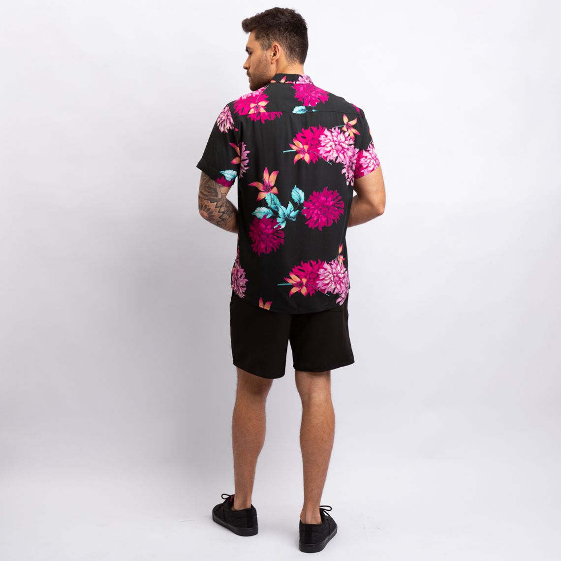 camisa floral adidas masculina