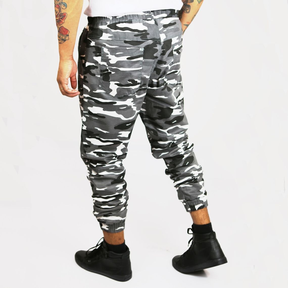 calça jeans masculina camuflada