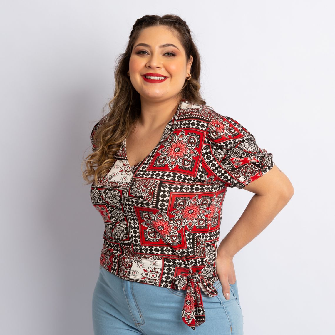 blusa decotada plus size
